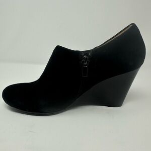 Clark’s Women Black Wedge Heel Ankle Booties Size 9.5M